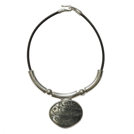Accueil -Collier cuir métal et corne