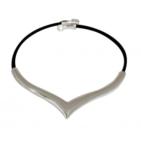 Collier en forme arrondie et en piquet